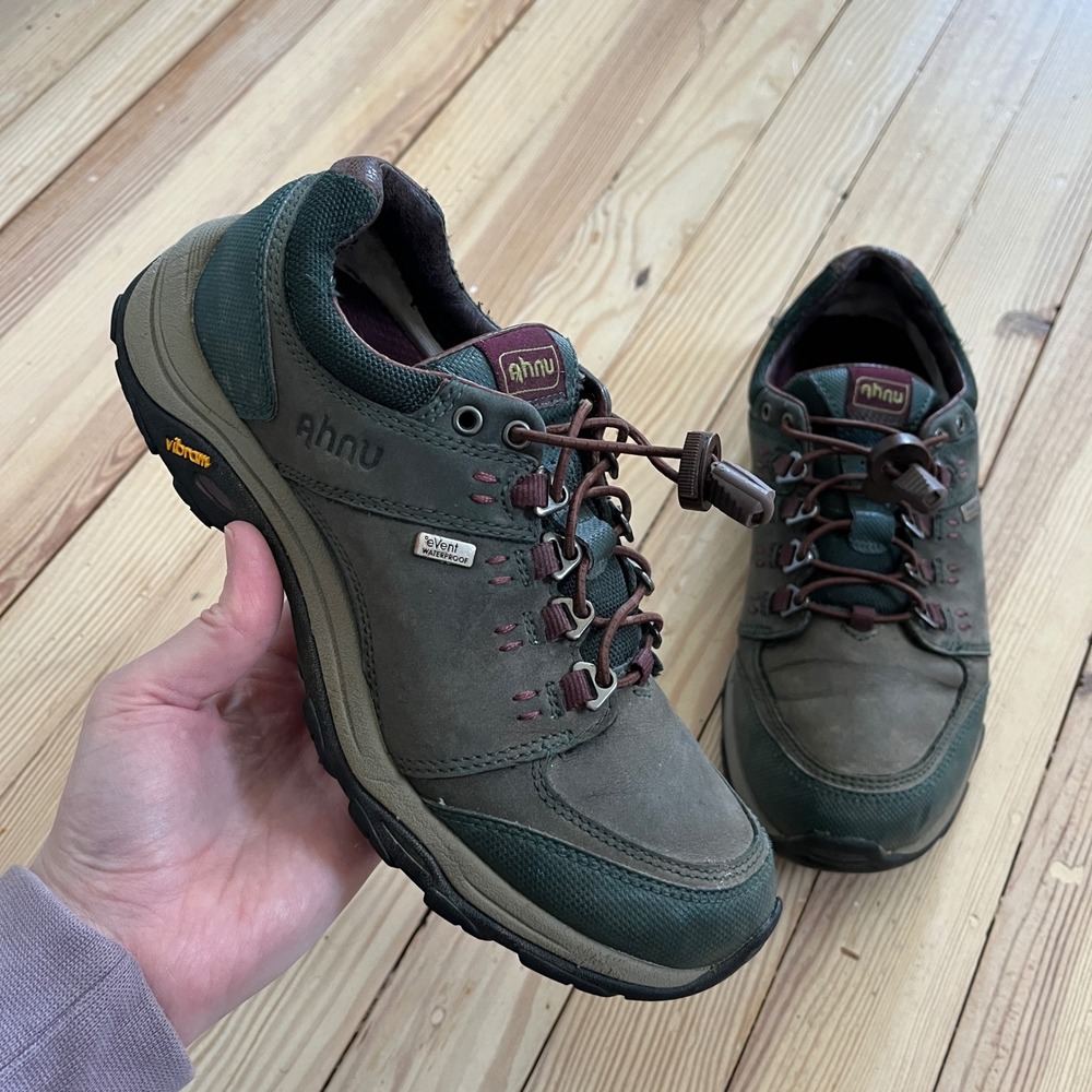 Ahnu Montara III Womens Sz 8 eVent Waterproof Hiking Shoes Vibram Megagrip Olive